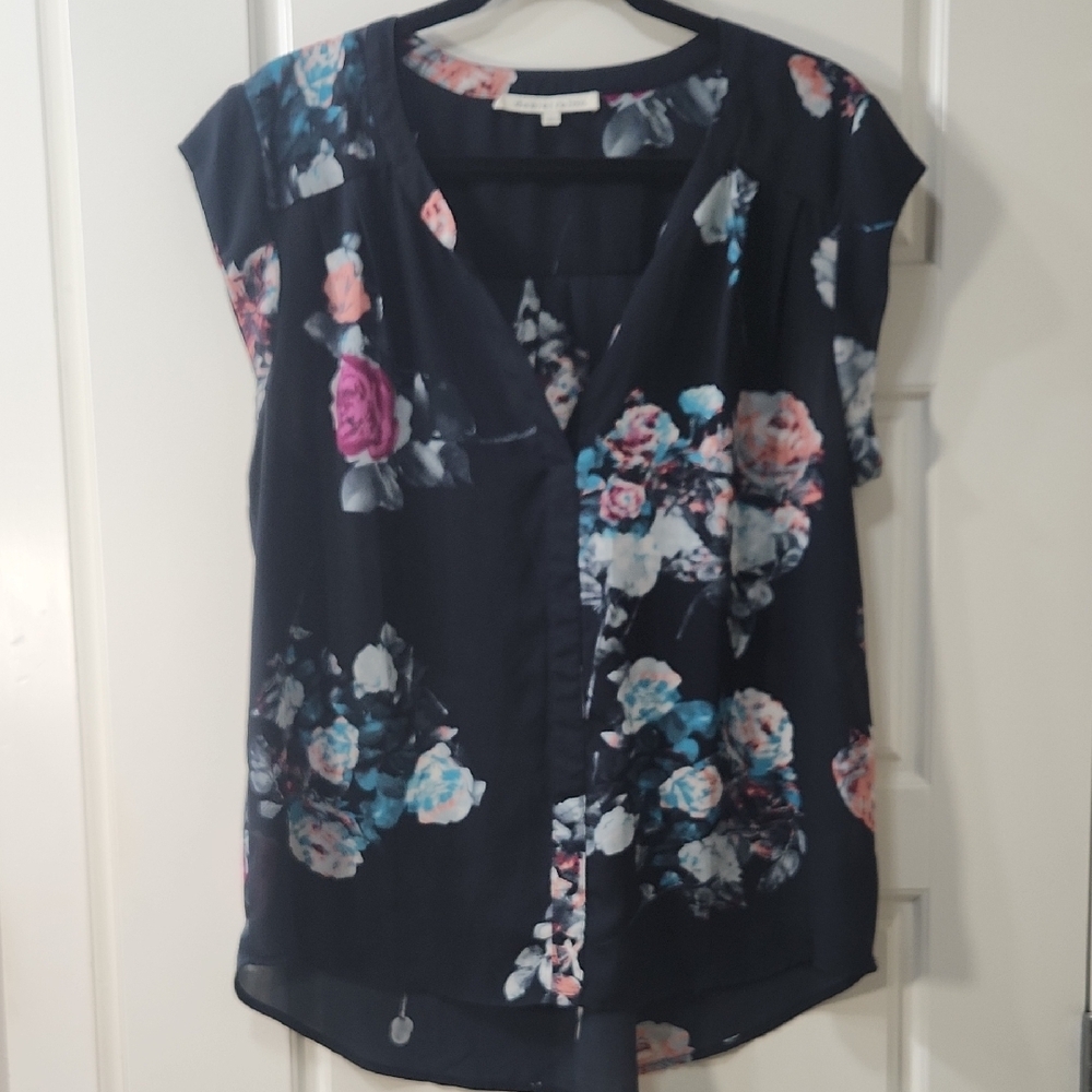 Daniel Rainn Navy Floral Cap Sleeve Blouse